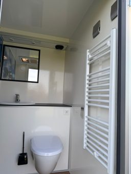 Miet-WC autark Toilettenkabine mit Toilette Miet-WC autark Toilettenkabine mit Toilette